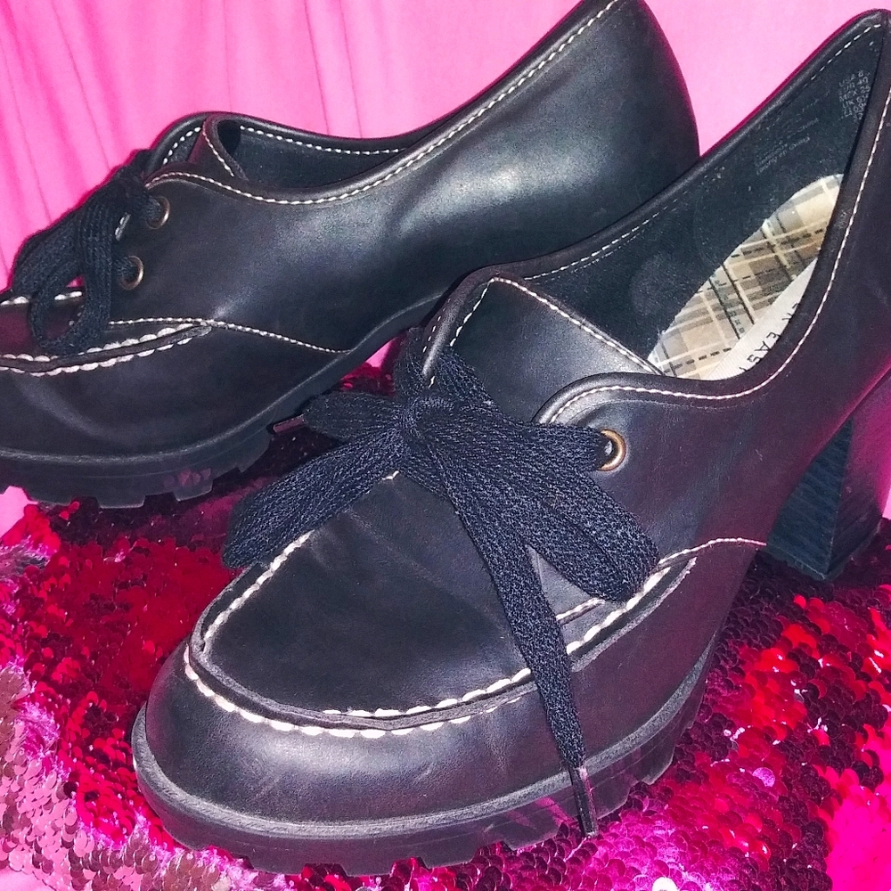 Dress shoes